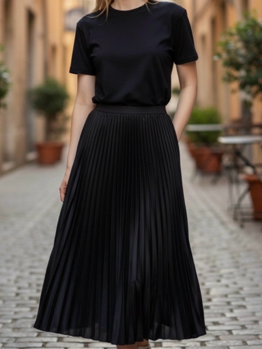 H&M Black Pleated Midi Skirt